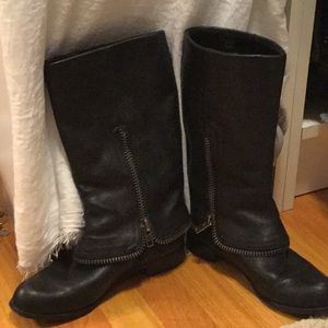 Black BCBG boots